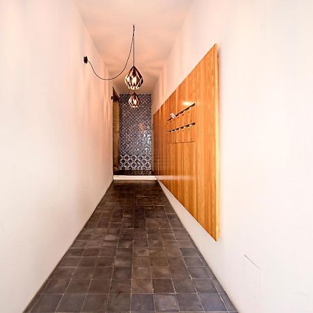 Lovelystay - Cativo Studio Downtown By Metro Station Porto Bagian luar foto