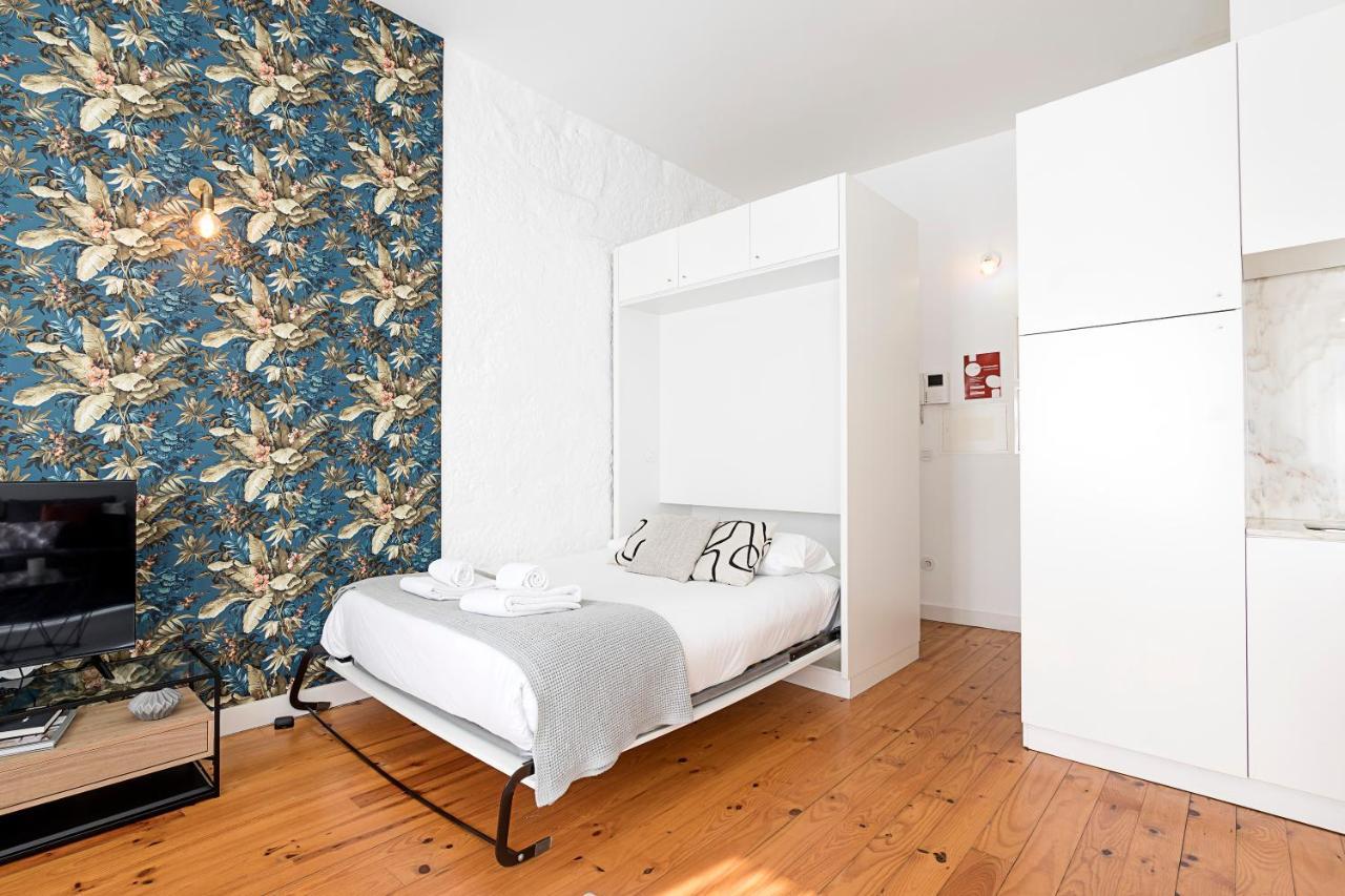 Lovelystay - Cativo Studio Downtown By Metro Station Porto Bagian luar foto