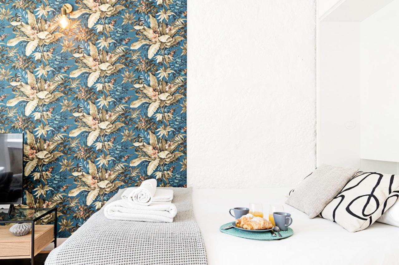 Lovelystay - Cativo Studio Downtown By Metro Station Porto Bagian luar foto