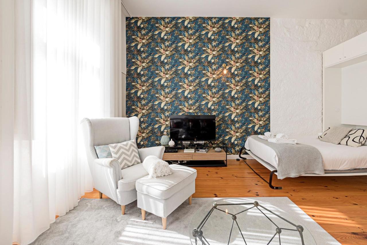 Lovelystay - Cativo Studio Downtown By Metro Station Porto Bagian luar foto