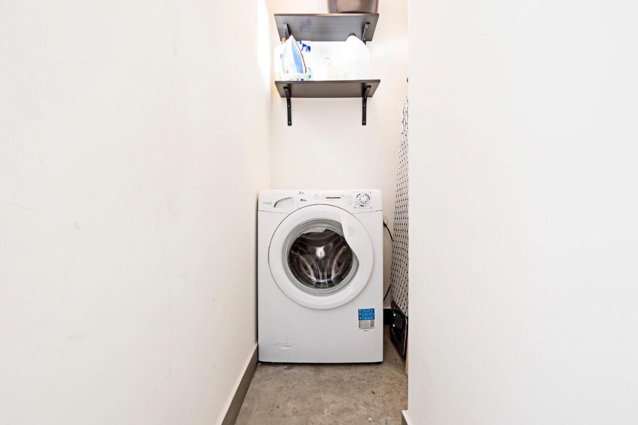 Lovelystay - Cativo Studio Downtown By Metro Station Porto Bagian luar foto