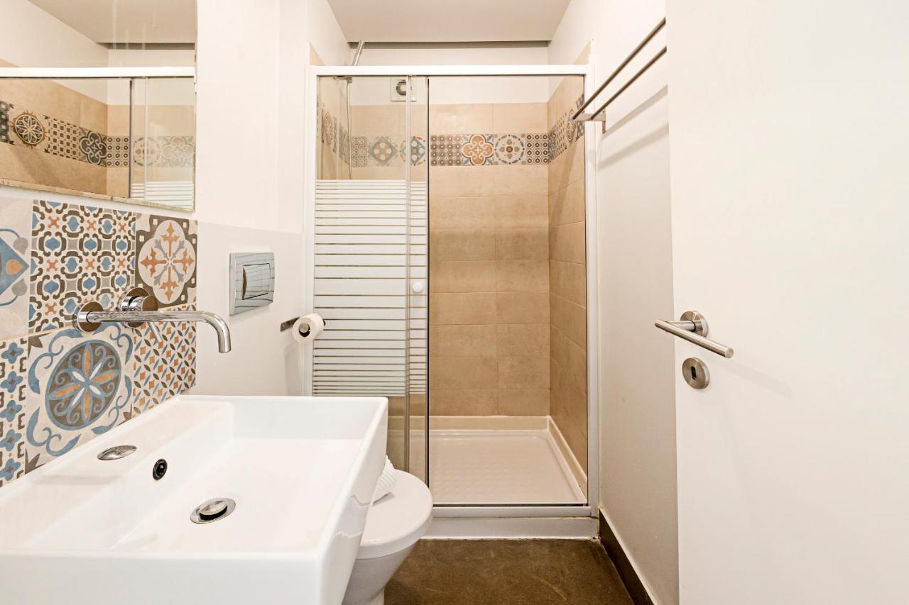 Lovelystay - Cativo Studio Downtown By Metro Station Porto Bagian luar foto