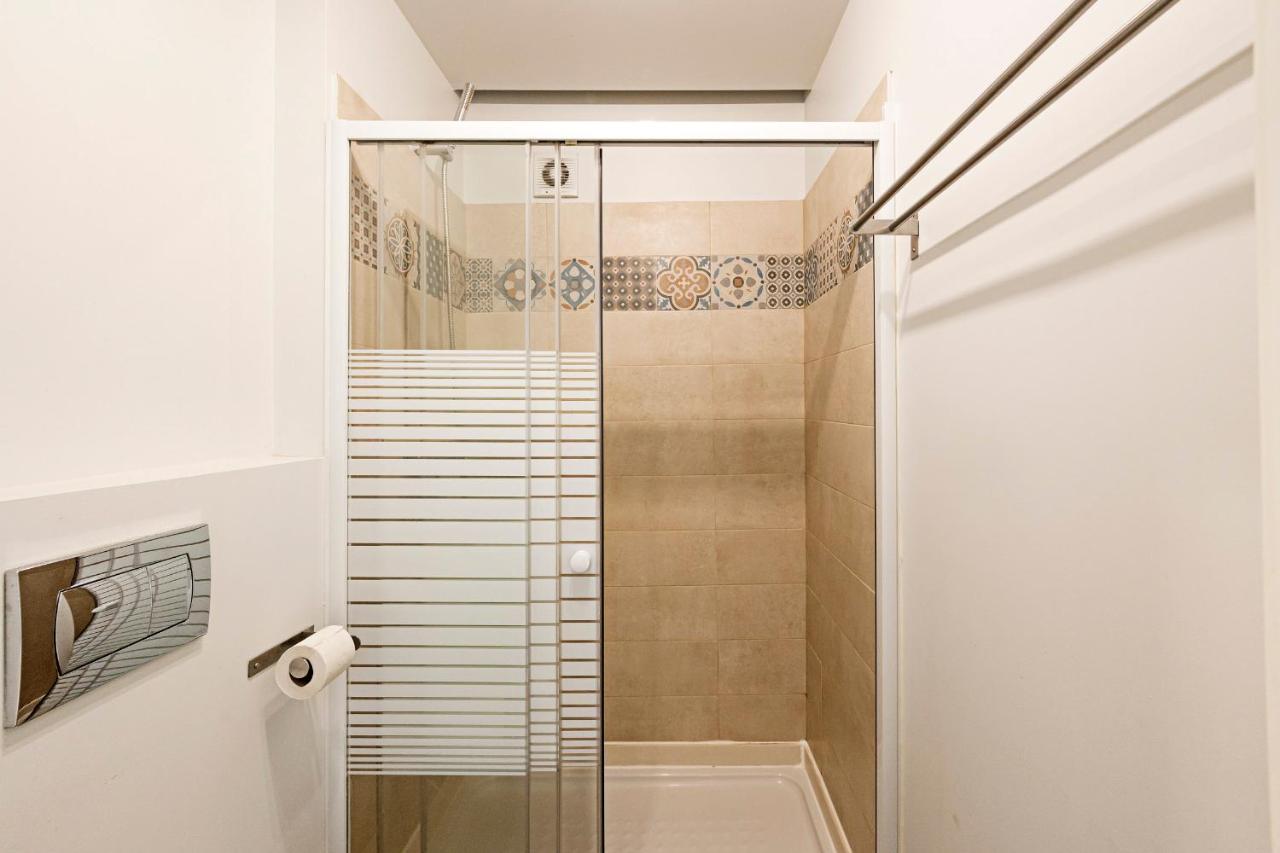Lovelystay - Cativo Studio Downtown By Metro Station Porto Bagian luar foto