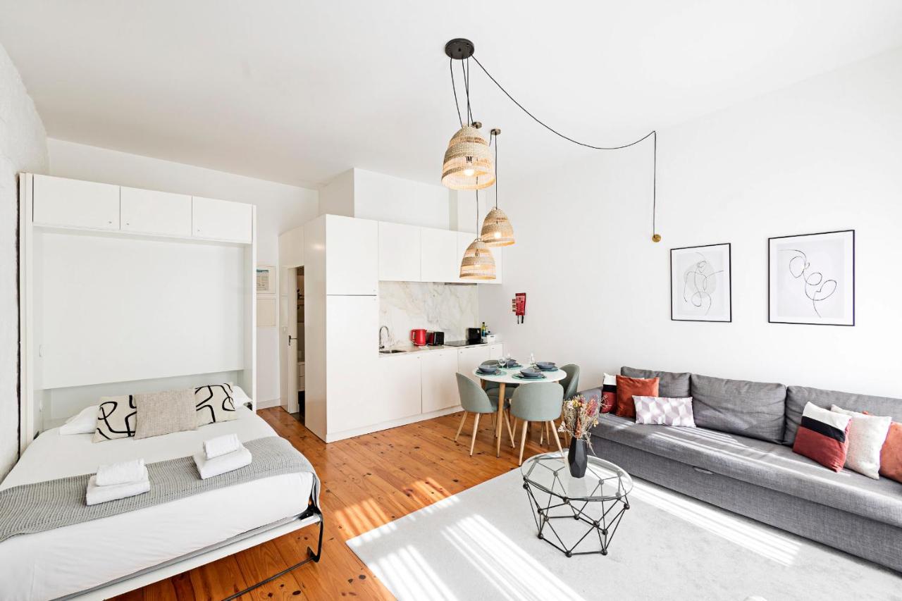 Lovelystay - Cativo Studio Downtown By Metro Station Porto Bagian luar foto